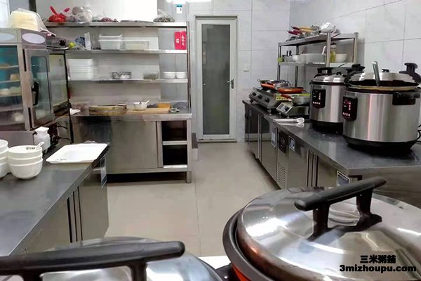 三米粥铺后厨