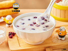 蔓越莓牛奶燕麦粥